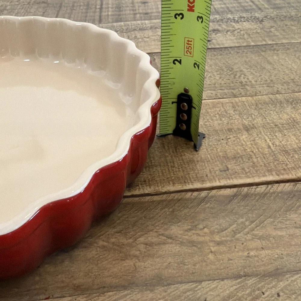 Le Creuset Stoneware Fluted Flan /Pie Baking Dish 10